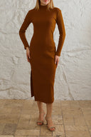 Kaşkorse Balıkçı Yaka Yırtmaçlı Örme Uzun Elbise - Kahverengi