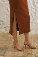 Kaşkorse Balıkçı Yaka Yırtmaçlı Örme Uzun Elbise - Kahverengi