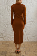 Kaşkorse Balıkçı Yaka Yırtmaçlı Örme Uzun Elbise - Kahverengi